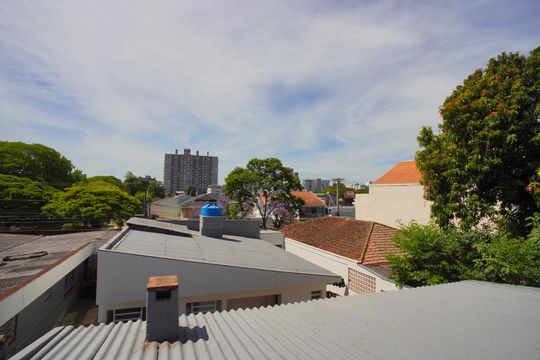 Vista - Quintal Fundos de casa à venda com 4 quartos, 230m² em Vila Ipiranga, Porto Alegre