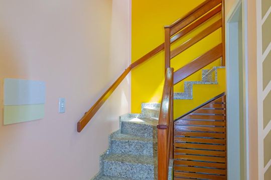 Escada de casa à venda com 3 quartos, 99m² em Nossa Senhora das Gracas, Canoas