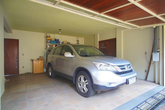 Garagem de casa à venda com 2 quartos, 303m² em Petrópolis, Novo Hamburgo