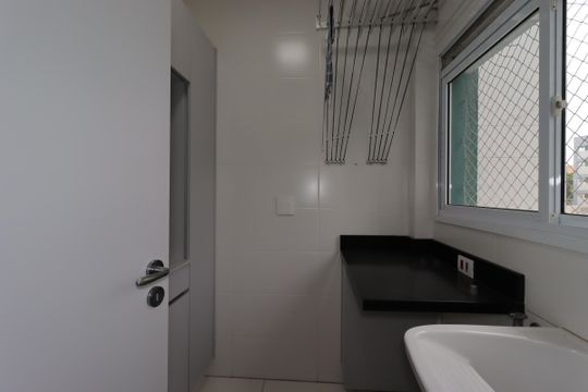 Área de Serviço de apartamento para alugar com 2 quartos, 105m² em Vila Gilda, Santo André