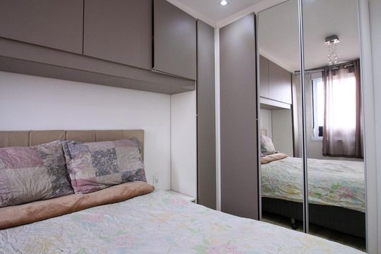 Quarto 1 de apartamento à venda com 2 quartos, 46m² em Jardim Guairaca, São Paulo