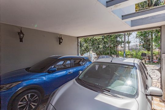Garagem de casa à venda com 4 quartos, 230m² em Jardim Vergueiro (sacoma), São Paulo