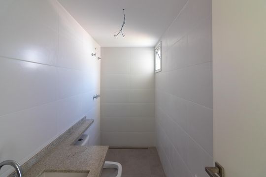 Banheiro de apartamento à venda com 1 quarto, 45m² em Vila Olímpia, São Paulo