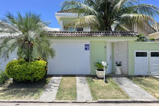 Fachada de casa de condomínio à venda com 4 quartos, 365m² em Recreio dos Bandeirantes, Rio de Janeiro