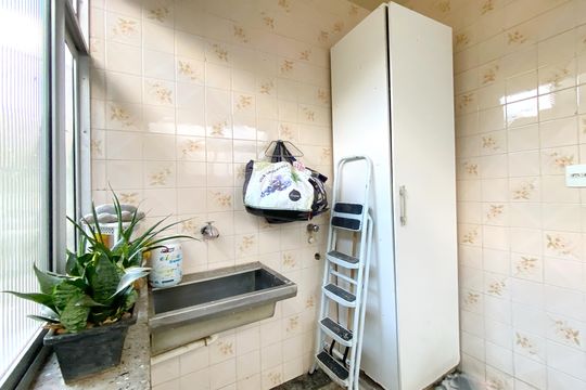 Casa à venda com 2 quartos, 400m² em Sagrada Família, Belo Horizonte