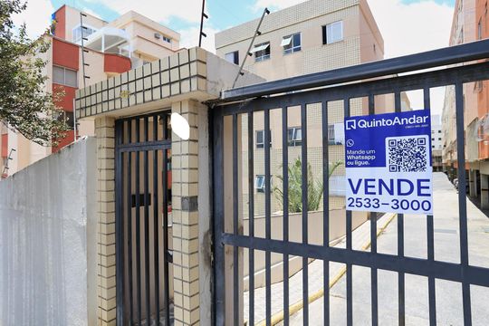 Fachada com Plaquinha de apartamento à venda com 3 quartos, 75m² em Sagrada Família, Belo Horizonte
