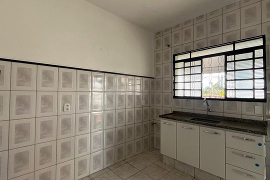 Casa à venda com 2 quartos, 300m² em Jardim Belo Horizonte, Campinas