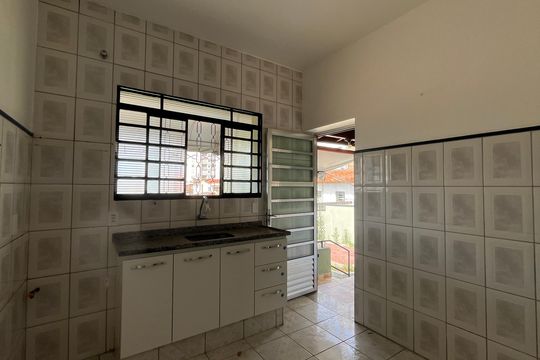 Casa à venda com 2 quartos, 300m² em Jardim Belo Horizonte, Campinas