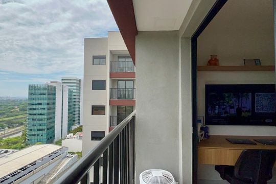 Varanda de kitnet/studio à venda com 1 quarto, 26m² em Pinheiros, São Paulo