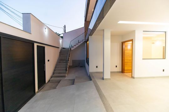 Área externa de casa à venda com 3 quartos, 244m² em Barreto, Niterói