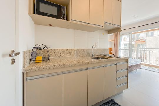 Cozinha de kitnet/studio à venda com 1 quarto, 28m² em Liberdade, São Paulo