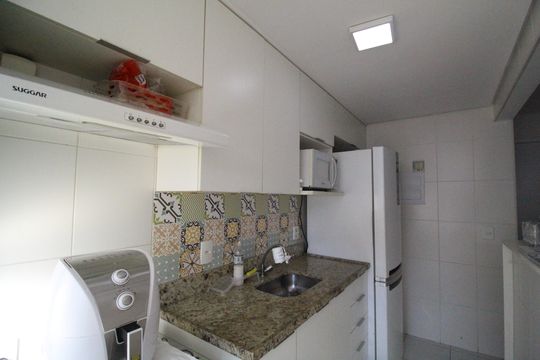 Cozinha de apartamento à venda com 2 quartos, 64m² em Camorim, Rio de Janeiro