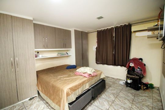 Quarto 2 de casa à venda com 2 quartos, 240m² em Irajá, Rio de Janeiro
