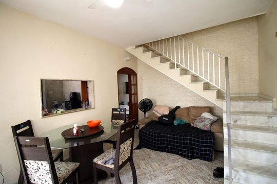 Casa à venda com 2 quartos, 240m² em Irajá, Rio de Janeiro