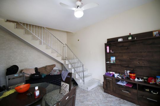 Sala de casa à venda com 2 quartos, 240m² em Irajá, Rio de Janeiro