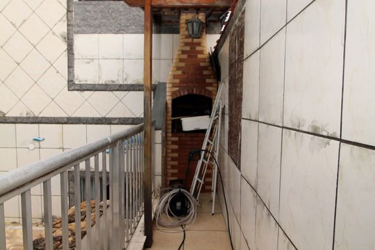 Churrasqueira de casa à venda com 2 quartos, 240m² em Irajá, Rio de Janeiro