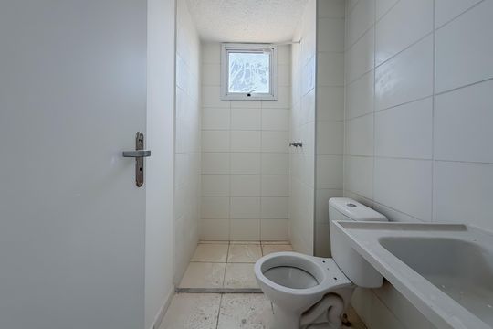 Banheiro Social de apartamento à venda com 2 quartos, 56m² em Liberdade, São Paulo