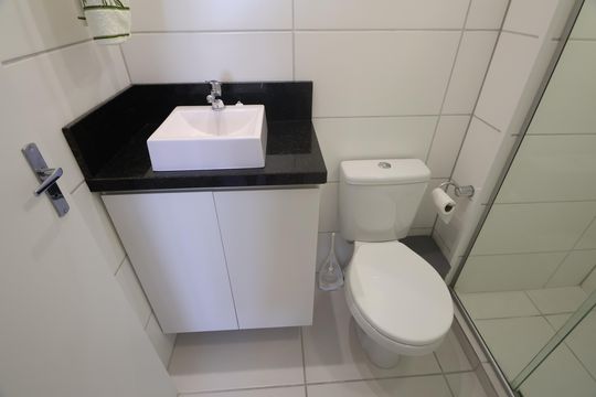 Banheiro Social de apartamento à venda com 2 quartos, 54m² em Centro, Canoas