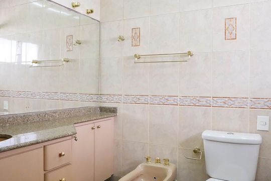Banheiro da suíte 1 de apartamento à venda com 4 quartos, 340m² em Santo Antônio, São Caetano do Sul