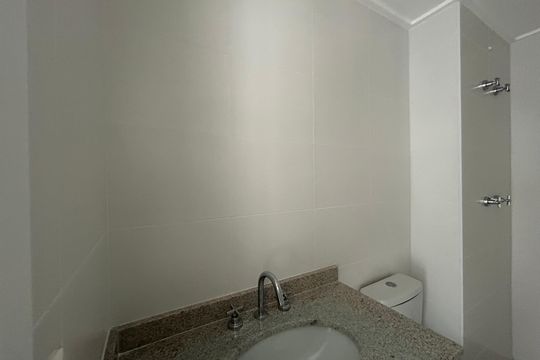 Banheiro de apartamento à venda com 2 quartos, 94m² em City América, São Paulo