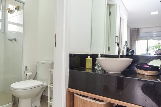 Banheiro Suíte  de apartamento à venda com 1 quarto, 58m² em Morumbi, São Paulo