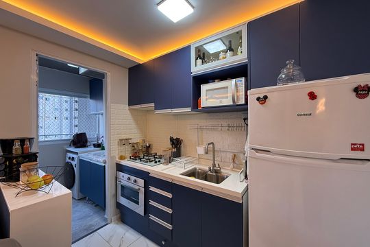 Cozinha de apartamento à venda com 2 quartos, 45m² em Jardim São Luís, São Paulo