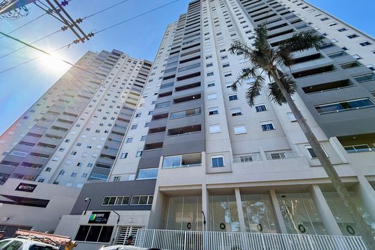 Fachada  de apartamento à venda com 2 quartos, 45m² em Jardim São Luís, São Paulo