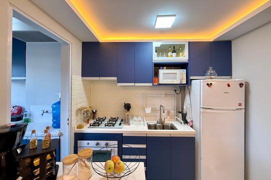 Cozinha  de apartamento à venda com 2 quartos, 45m² em Jardim São Luís, São Paulo