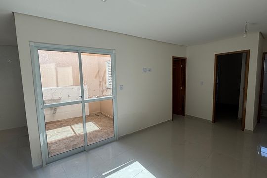Apartamento à venda com 2 quartos, 52m² em Vila Mazzei, Santo André