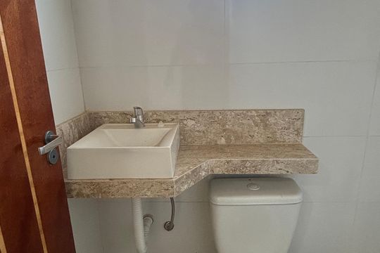 Banheiro da Suíte de apartamento à venda com 3 quartos, 90m² em Vila Mazzei, Santo André