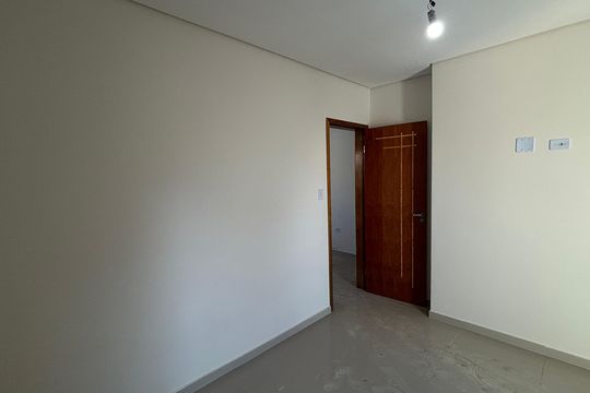 Suite de apartamento à venda com 3 quartos, 90m² em Vila Mazzei, Santo André