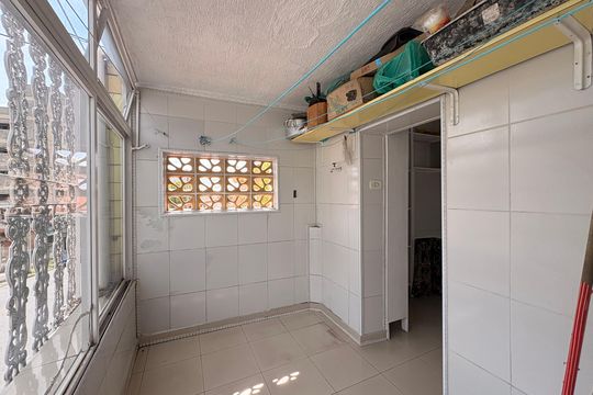 Área de serviço de casa à venda com 4 quartos, 220m² em Vila Curuçá, Santo André