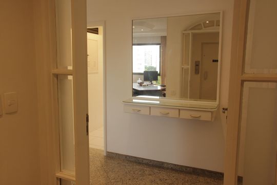 Hall de entrada de apartamento para alugar com 3 quartos, 184m² em Gonzaga, Santos