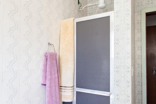 Banheiro Social de casa para alugar com 4 quartos, 239m² em Glória, Belo Horizonte