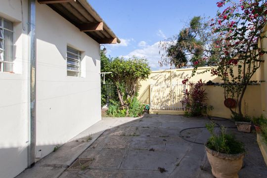 Quintal de casa para alugar com 4 quartos, 239m² em Glória, Belo Horizonte