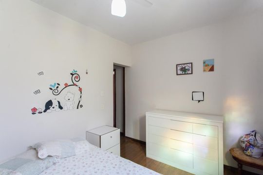 Quarto 1 de casa para alugar com 4 quartos, 239m² em Glória, Belo Horizonte