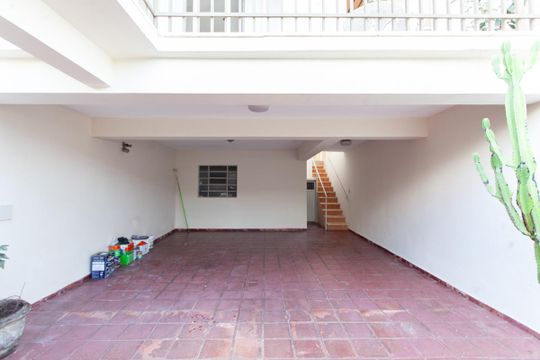 Garagem de casa para alugar com 4 quartos, 239m² em Glória, Belo Horizonte