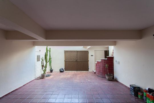 Garagem de casa para alugar com 4 quartos, 239m² em Glória, Belo Horizonte