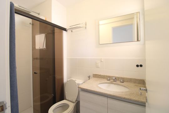 Banheiro da suíte de apartamento à venda com 2 quartos, 75m² em Interlagos, São Paulo