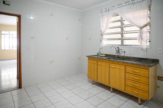 Cozinha de casa para alugar com 3 quartos, 100m² em Vila Brasilio Machado, São Paulo