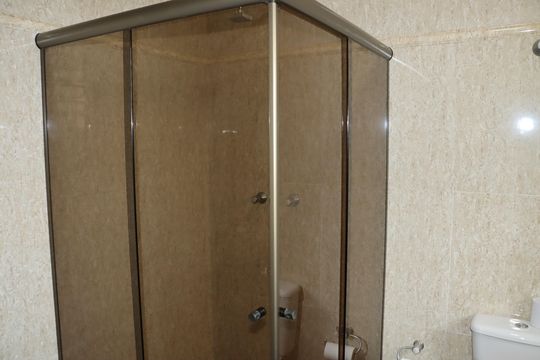 Casa de Condomínio para alugar com 4 quartos, 970m² em Bosque do Vianna, Cotia