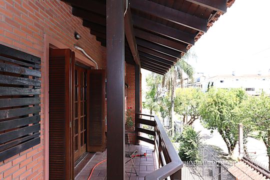 Suíte 1 Sacada de casa à venda com 4 quartos, 400m² em Vila Jardim, Porto Alegre
