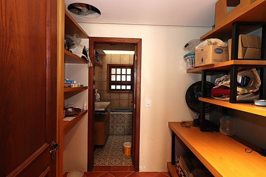 Área de Serviço - Dispensa de casa à venda com 4 quartos, 400m² em Vila Jardim, Porto Alegre