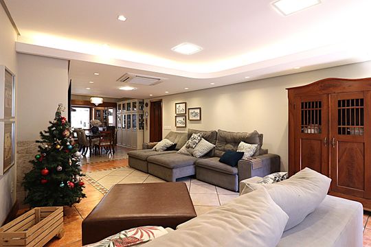 Casa à venda com 4 quartos, 400m² em Vila Jardim, Porto Alegre