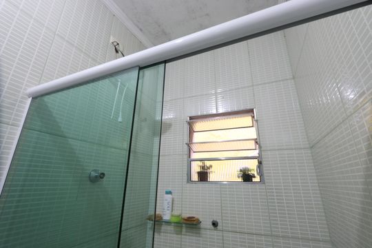 Banheiro da Suíte de casa à venda com 3 quartos, 224m² em Conjunto Promorar Sapopemba, São Paulo