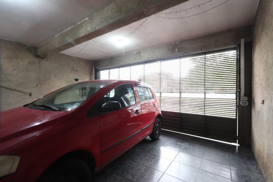 Garagem de casa à venda com 3 quartos, 224m² em Conjunto Promorar Sapopemba, São Paulo