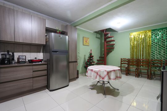 Cozinha de casa à venda com 3 quartos, 224m² em Conjunto Promorar Sapopemba, São Paulo