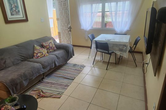 Sala de casa para alugar com 3 quartos, 220m² em Cascadura, Rio de Janeiro