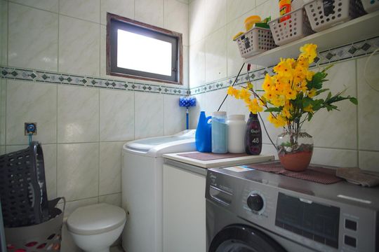 Área de Serviço de casa à venda com 4 quartos, 300m² em Parque Santa Fé, Porto Alegre
