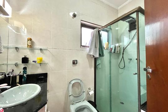 Banheiro da Suíte de casa à venda com 6 quartos, 296m² em Vila Monte Alegre, São Paulo